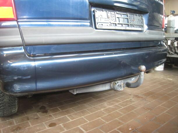 Foto: STOßSTANGE / STOSSFÄNGER HINTEN eines Opel Sintra 2.2 16V Sunnyboy
