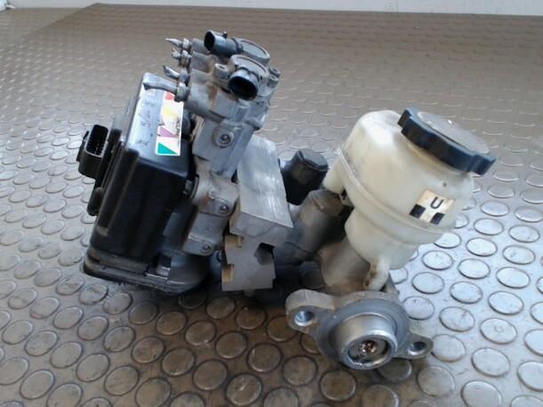 Foto: HAUPTBREMSAGGREGAT ABS eines Opel Sintra 2.2 16V Sunnyboy