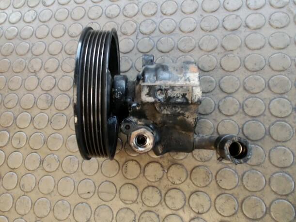 Foto: PUMPE SERVOLENKUNG eines Opel Sintra 2.2 16V Sunnyboy
