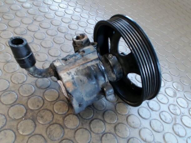Foto: PUMPE SERVOLENKUNG eines Opel Sintra 2.2 16V Sunnyboy
