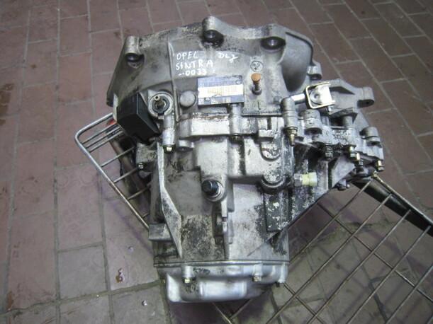 Foto: SCHALTGETRIEBE eines Opel Sintra 2.2 16V Sunnyboy