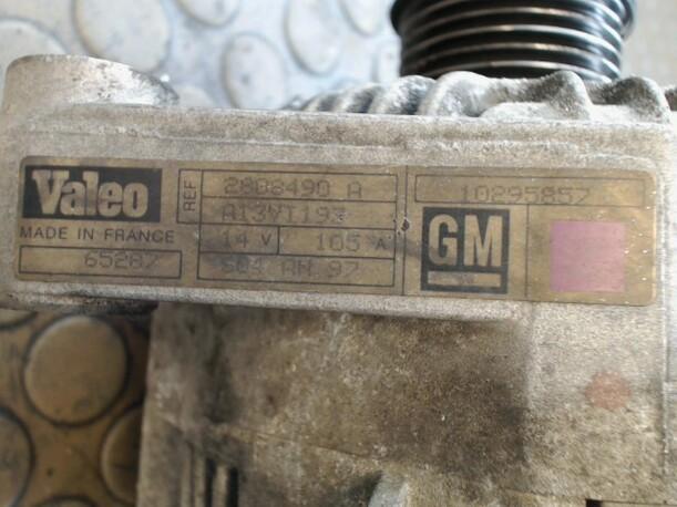Foto: LICHTMASCHINE VALEO eines Opel Sintra 2.2 16V Sunnyboy