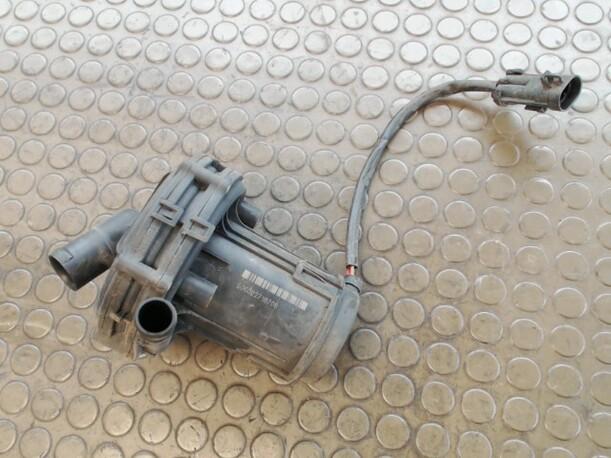 Foto: SEKUNDÄRPUMPE eines Opel Sintra 2.2 16V Sunnyboy