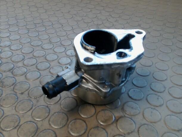 Foto: VAKUUMPUMPE eines Renault Clio 1.5 dCi