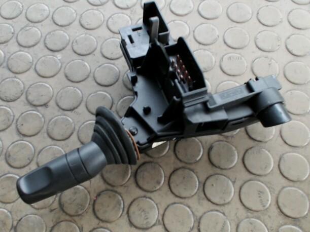 Foto: BLINKSCHALTER/KOMBISCHALTER L eines Ford Mondeo Turnier V6