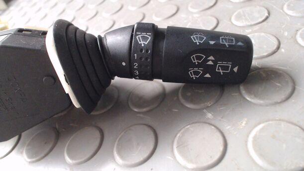 Foto: SCHEIBENWISCHERSCHALTER eines Ford Mondeo Turnier V6