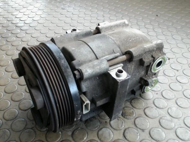 Foto: KOMPRESSOR KLIMAANLAGE eines Ford Mondeo Turnier V6