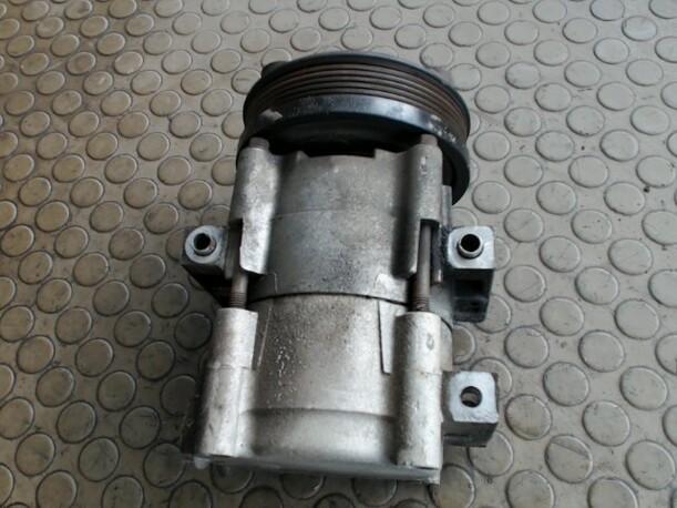 Foto: KOMPRESSOR KLIMAANLAGE eines Ford Mondeo Turnier V6