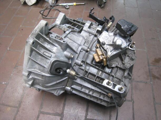 Foto: SCHALTGETRIEBE 5-GANG eines Ford Mondeo Turnier V6