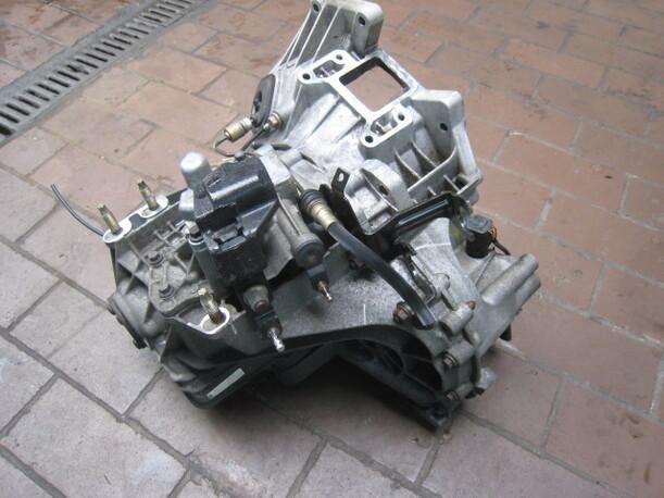 Foto: SCHALTGETRIEBE 5-GANG eines Ford Mondeo Turnier V6