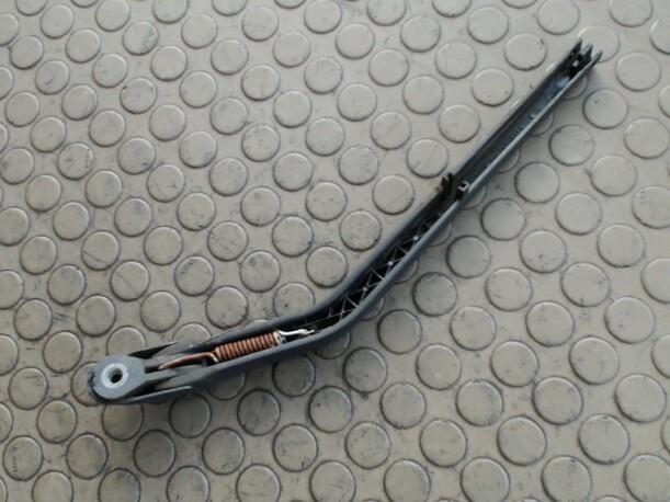 Foto: SCHEIBENWISCHERARM HINTEN eines Fiat Punto 55