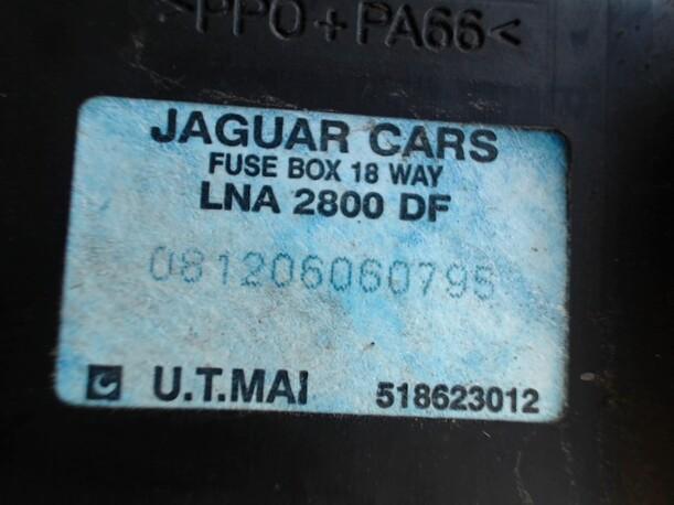 Foto: SICHERUNGSKASTEN eines Jaguar XJ6 3.2 Sunnyboy