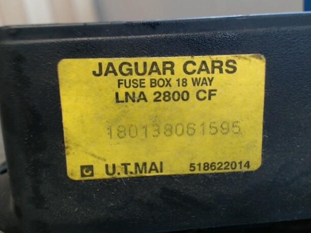 Foto: SICHERUNGSKASTEN eines Jaguar XJ6 3.2 Sunnyboy