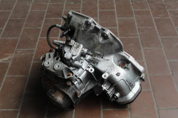 Foto: SCHALTGETRIEBE 5-GANG F13 (62000km) eines Opel Corsa 1.0 12V Sunnyboy