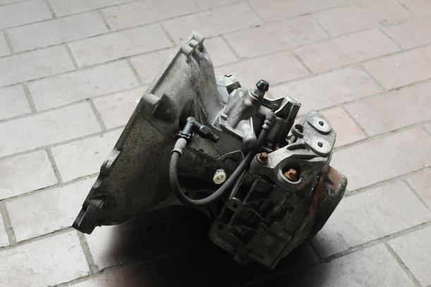 Foto: SCHALTGETRIEBE 5-GANG F13 (62000km) eines Opel Corsa 1.0 12V Sunnyboy