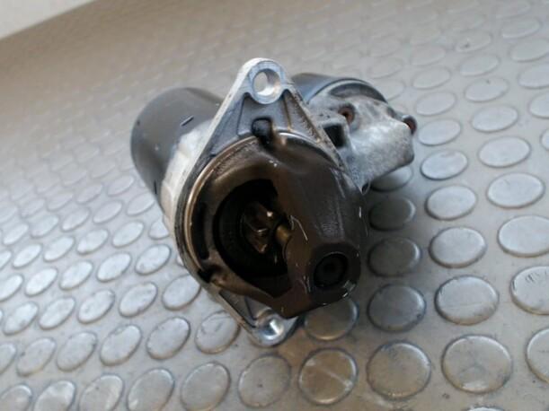 Foto: ANLASSER / STARTER  BOSCH eines Opel Corsa 1.0 12V Start