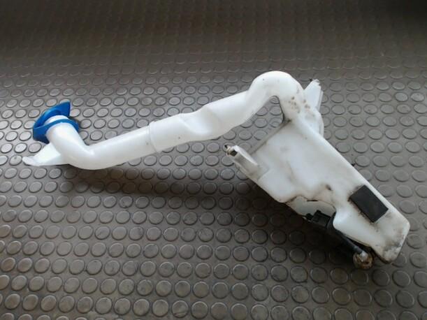 Foto: SCHEIBENWASCHBEHÄLTER eines Seat Ibiza 1.4 16V