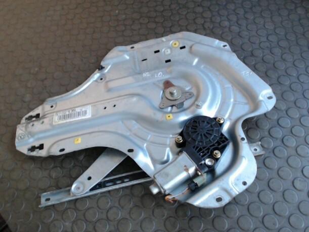Foto: FENSTERHEBER ELEKTRISCH HINTEN LINKS eines Hyundai Elantra 2.0i CRDi Sunnyboy