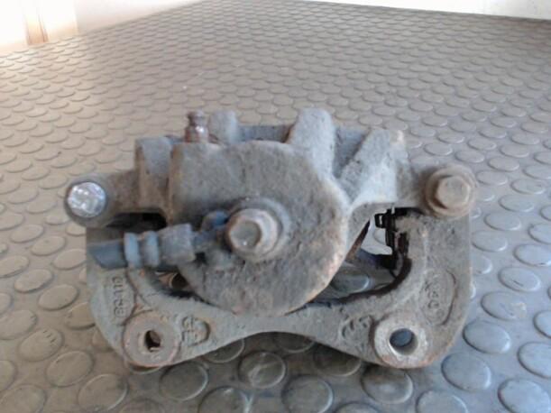 Foto: BREMSSATTEL VORN LINKS eines Hyundai Elantra 2.0i CRDi