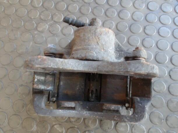 Foto: BREMSSATTEL VORN LINKS eines Hyundai Elantra 2.0i CRDi