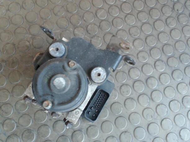Foto: HAUPTBREMSAGGREGAT ABS eines Hyundai Elantra 2.0i CRDi Sunnyboy