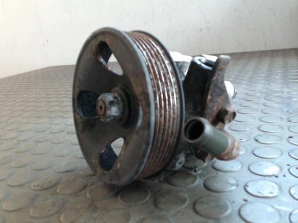 Foto: PUMPE SERVOLENKUNG eines Hyundai Elantra 2.0i CRDi Sunnyboy