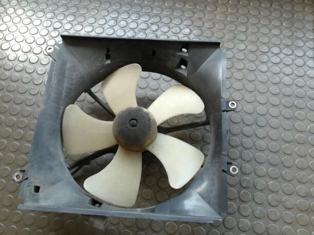 Foto: ELEKTROLÜFTER eines Toyota Corolla 1.4