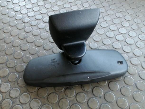 Foto: INNENSPIEGEL eines Ford Mondeo 2.0 Turnier TDCi DPF