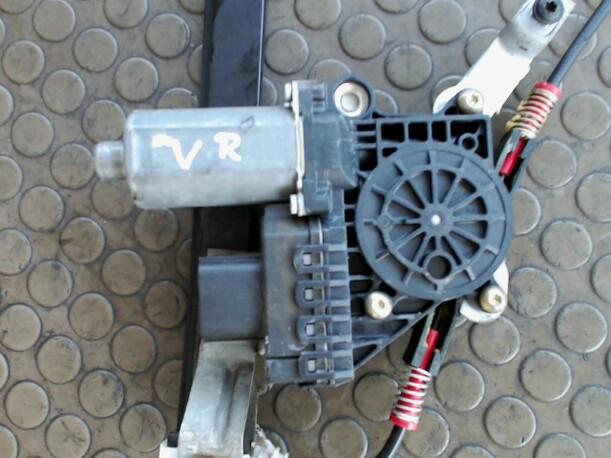 Foto: FENSTERHEBER VORNE RECHTS eines Ford Mondeo 2.0 Turnier TDCi DPF