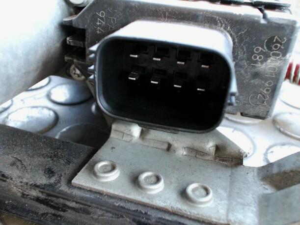 Foto: FENSTERHEBER VORNE RECHTS eines Ford Mondeo 2.0 Turnier TDCi DPF