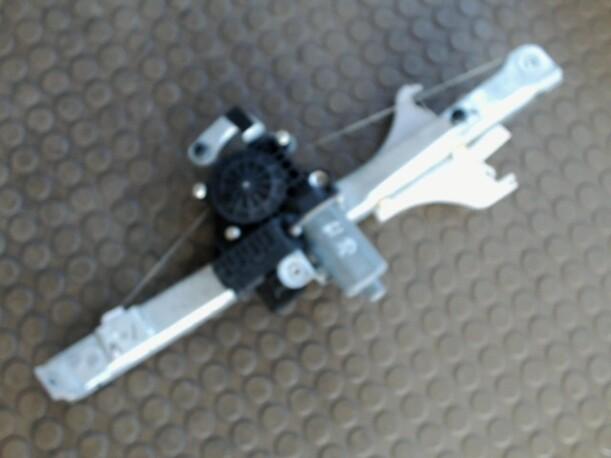 Foto: FENSTERHEBER HINTEN RECHTS eines Ford Mondeo 2.0 Turnier TDCi DPF