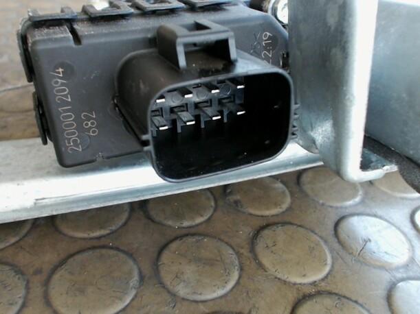 Foto: FENSTERHEBER HINTEN RECHTS eines Ford Mondeo 2.0 Turnier TDCi DPF
