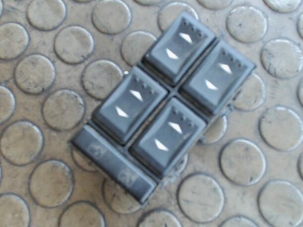 Foto: FENSTERHEBERSCHALTER eines Ford Mondeo 2.0 Turnier TDCi DPF
