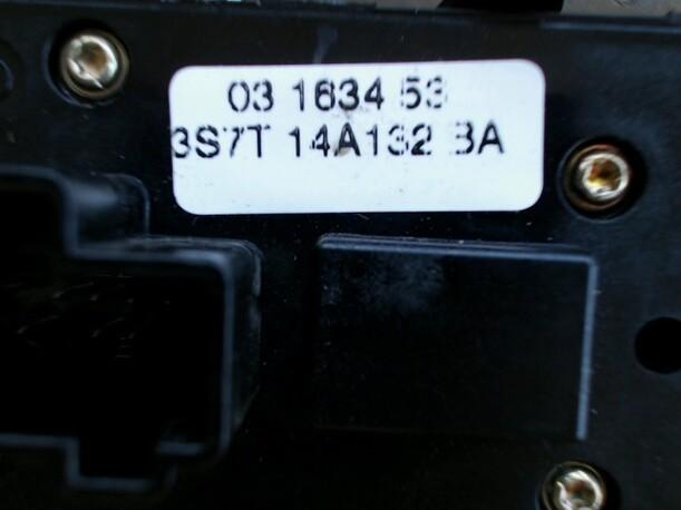Foto: FENSTERHEBERSCHALTER eines Ford Mondeo 2.0 Turnier TDCi DPF