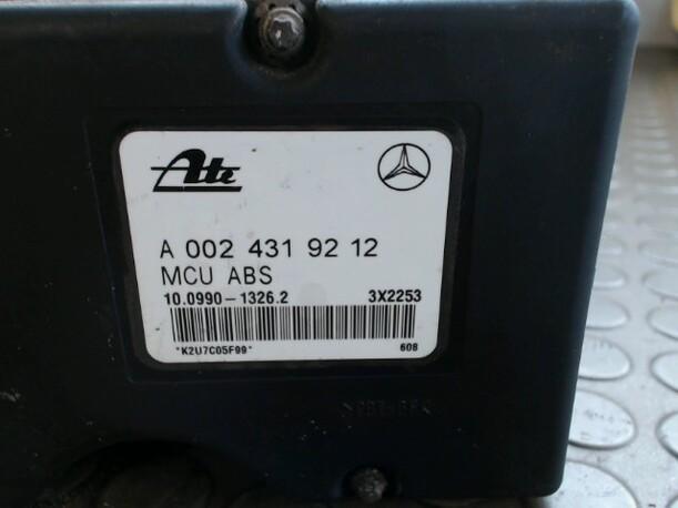 Foto: HAUPTBREMSAGGREGAT ABS eines Mercedes-Benz C 180 T