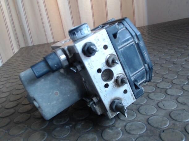 Foto: HAUPTBREMSAGGREGAT ABS eines Ford Mondeo 2.0 Turnier TDCi CD