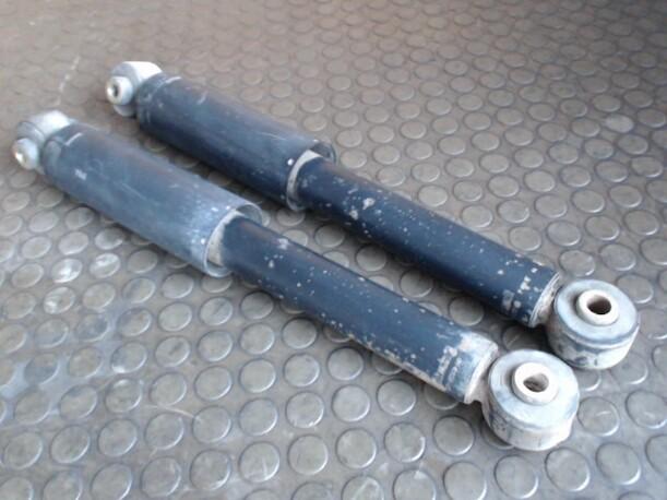 Foto: STOSSDÄMPFER HINTEN eines Ford Mondeo 2.0 Turnier TDCi CD