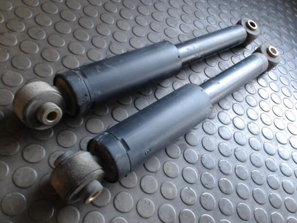 Foto: STOSSDÄMPFER HINTEN eines Ford Mondeo 2.0 Turnier TDCi CD