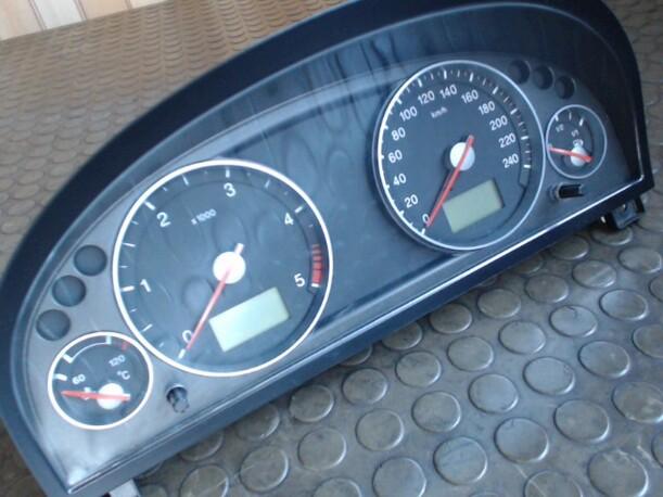Foto: TACHOEINHEIT eines Ford Mondeo 2.0 Turnier TDCi CD
