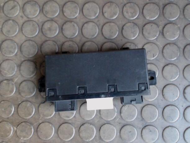 Foto: STEUERGERÄT TÜRMODUL PM-BFT eines BMW 520i CD