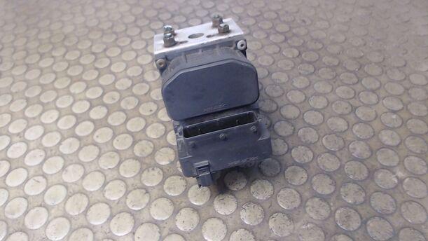 Foto: HAUPTBREMSAGGREGAT ABS eines Saab 900 2.0i