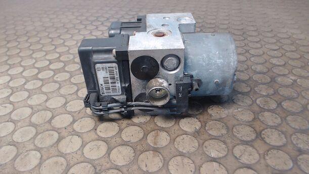 Foto: HAUPTBREMSAGGREGAT ABS eines Saab 900 2.0i
