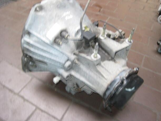 Foto: SCHALTGETRIEBE  YS6R7002AC eines Ford Fiesta DI