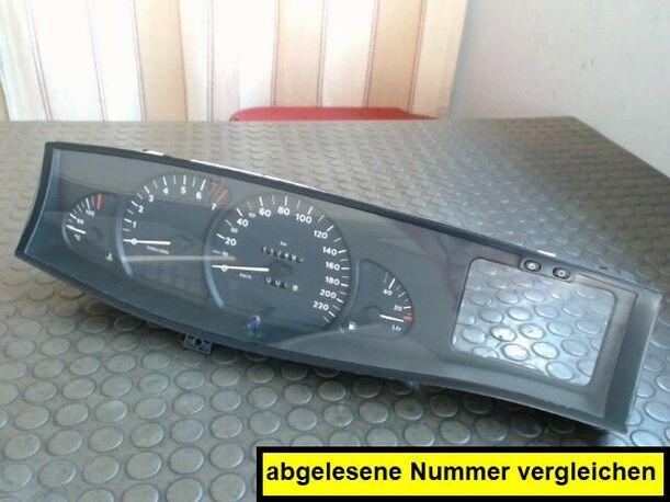 Foto: TACHOEINHEIT eines Opel Omega 2.0