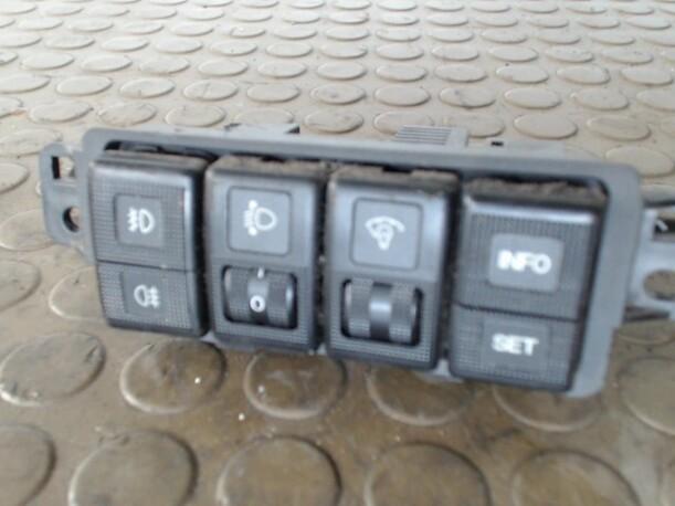 Foto: SCHALTER eines Mazda MPV 2.0 Sunnyboy