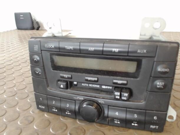 Foto: RADIO eines Mazda MPV 2.0 Sunnyboy