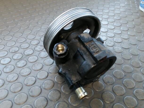 Foto: PUMPE SERVOLENKUNG eines Renault Megane Cabriolet 1.4