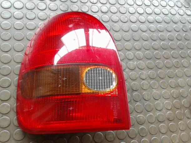 Foto: HECKLEUCHTE / RÜCKLICHT LINKS eines Opel Corsa 12V