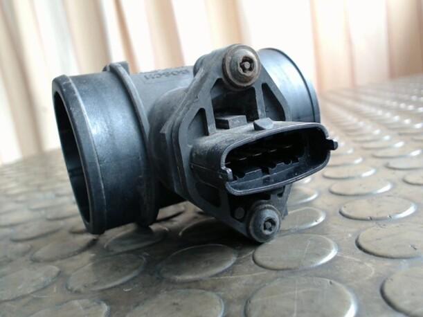 Foto: LUFTMASSENMESSER eines Opel Corsa 12V