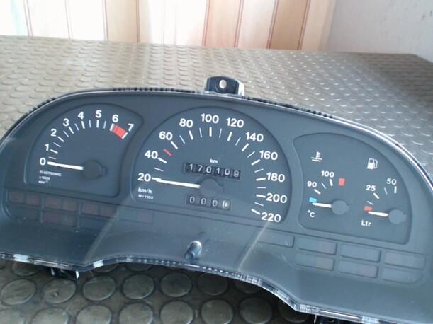 Foto: TACHOEINHEIT eines Opel Astra Caravan 16V